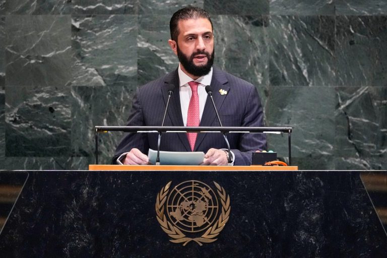 عام على «العهد الجديد» في سوريا: أحمد الشرع يحوّل التحديات الوجودية إلى مكاسب سيادية وإقليمية