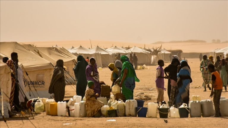 مخيم العَفَّاضْ شمالي السودان.. ملاذ مؤقت لآلاف النازحين الهاربين من جحيم دارفور وكردفان