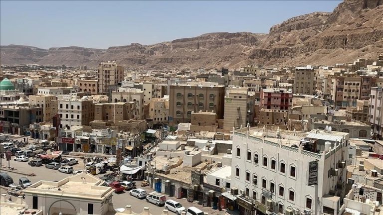 إلغاء حظر التجوال في عدن وعودة الحركة إلى طبيعتها