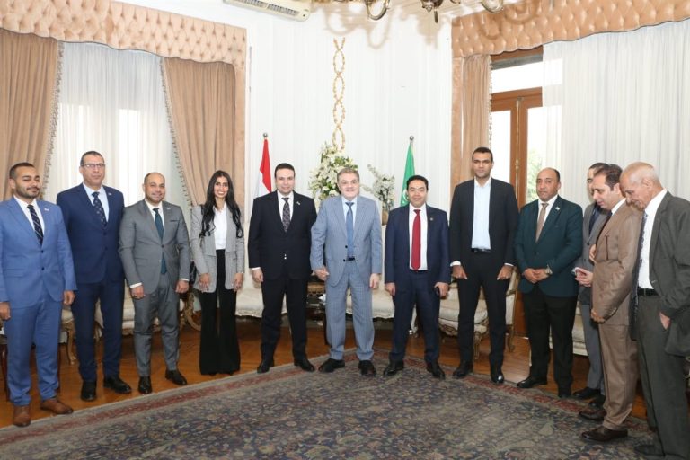 تحركات مكثفة داخل بيت الأمة لتعزيز التنسيق السياسي بين حزبي الوفد والعدل