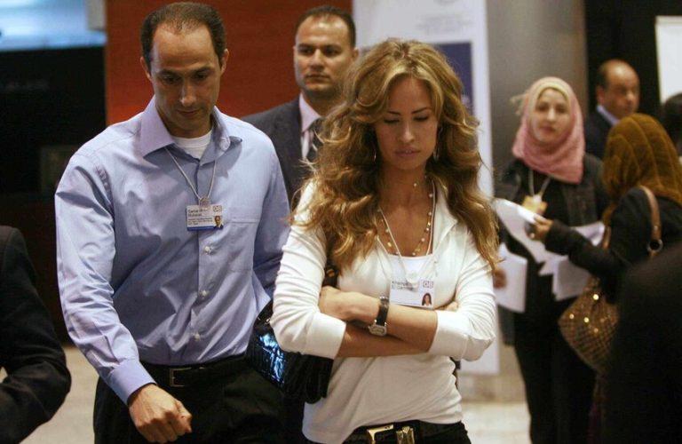 هبة عادل عيد تكتب : خديجة الجمال في إيميلات إبستين… ما الذي جرى خلف الكواليس؟