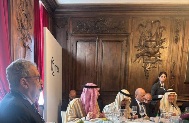 عمرو موسى يكشف تفاصيل جلسة مغلقة جمعت قيادات خليجية وعربية في مؤتمر ميونخ