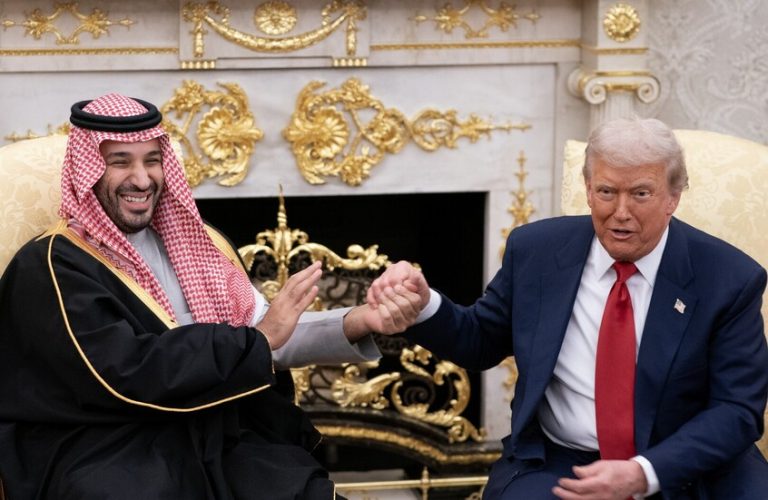 ترامب: أستطيع حل المشكلة بين السعودية والإمارات بسهولة بالغة