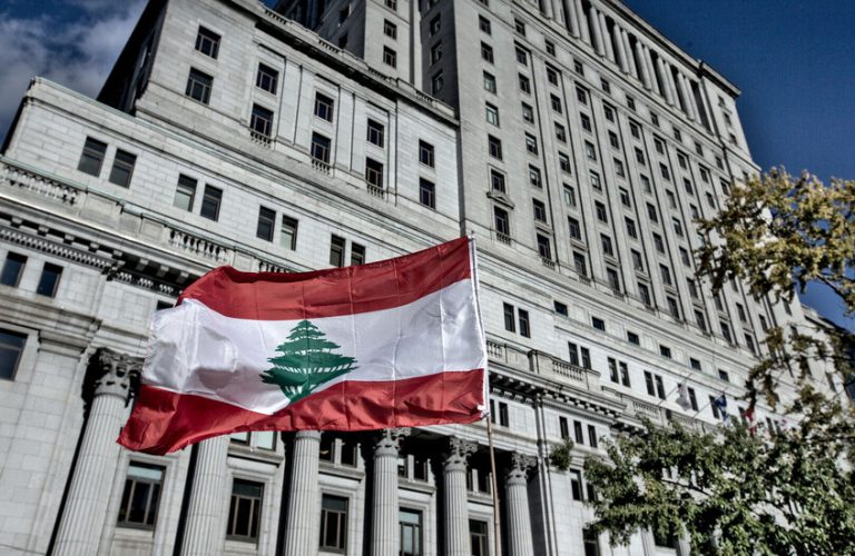 السفارة الأمريكية في بيروت تجلي عددا من موظفيها