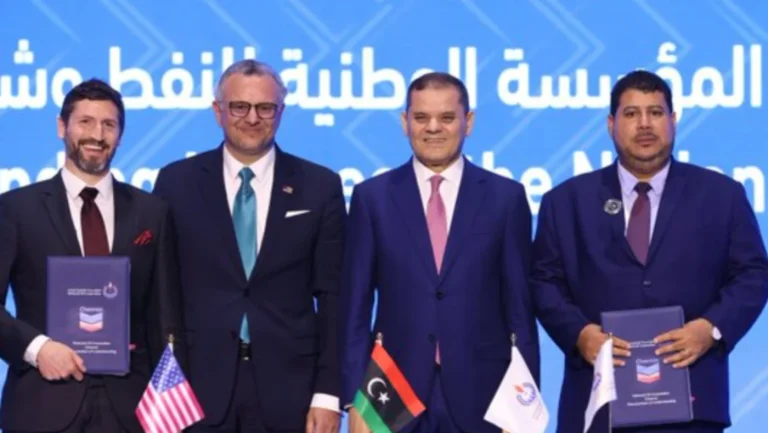 ميدل إيست آي : ليبيا تبرم صفقات نفطية بـ20 مليار دولار مع شركات أمريكية وفرنسية