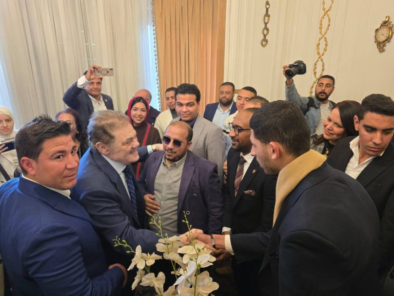 رئيس حزب الوفد يستقبل اتحاد «بشبابها» ويعلن تنظيم دورات تدريبية لكافة الشباب المصرى