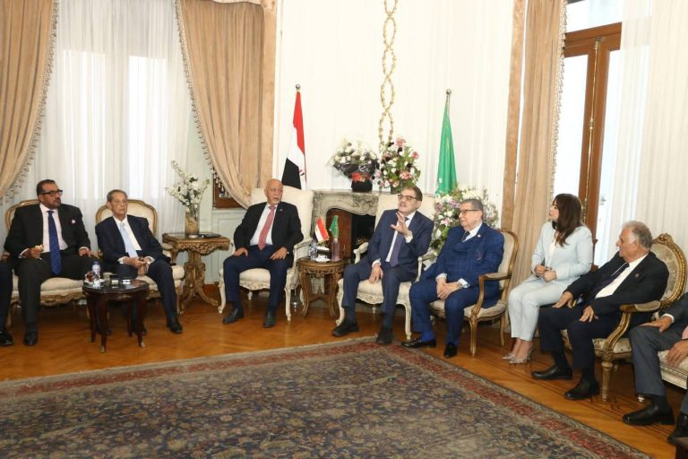 رئيس حزب الوفد: الأحزاب السياسية جزء من النظام ولنا دور فى حماية الوطن.. وتعديل قانون الانتخابات ضرورة