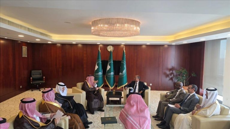 السعودية والاتحاد الإفريقي يدعوان إلى حل مستدام للأزمة في السودان وحماية مؤسساته