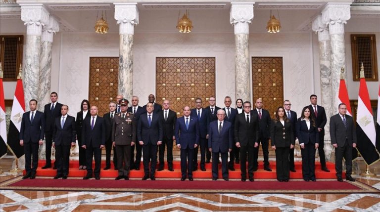 تحديات المرحلة وإعادة ترتيب الأولويات الحكومية في ضوء التكليفات الرئاسية الجديدة وضوابط العمل الوزاري
