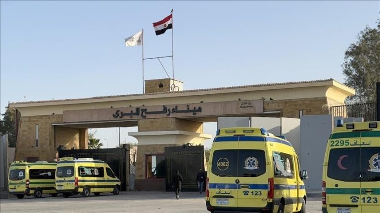 سيدة فلسطينية عائدة إلى غزة تكشف تفاصيل مضايقات إسرائيلية قاسية في معبر رفح
