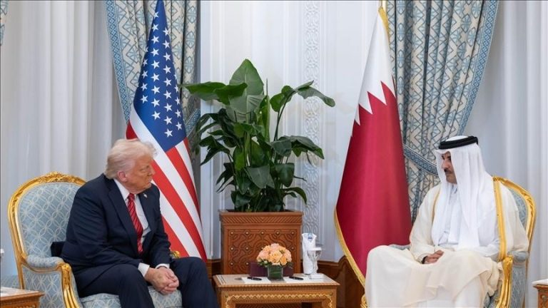 مباحثات هاتفية بين أمير قطر وترامب لخفض التصعيد وتعزيز الأمن الإقليمي