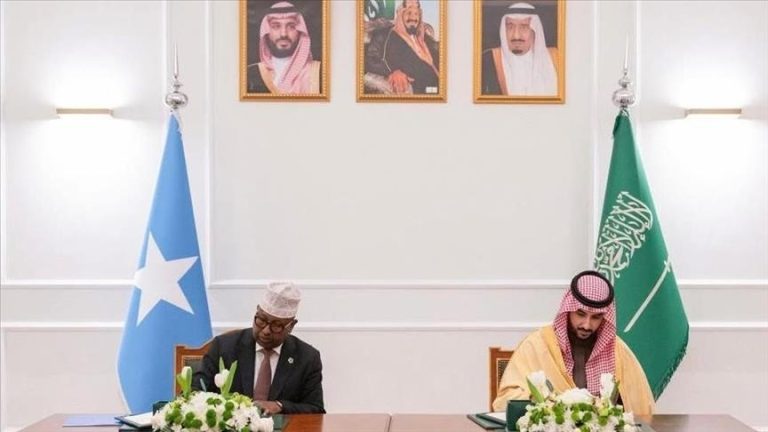 السعودية والصومال توقّعان مذكرة تفاهم لتعزيز التعاون الدفاعي والعسكري