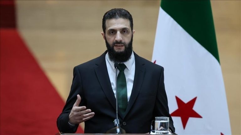 الرئيس السوري أحمد الشرع يبحث مع ماكرون تطورات المنطقة ودعم مسار الاستقرار وإعادة الإعمار