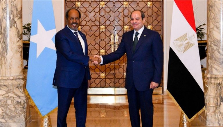السيسي يؤكد استمرار نشر قوات مصرية ضمن بعثة حفظ السلام في الصومال