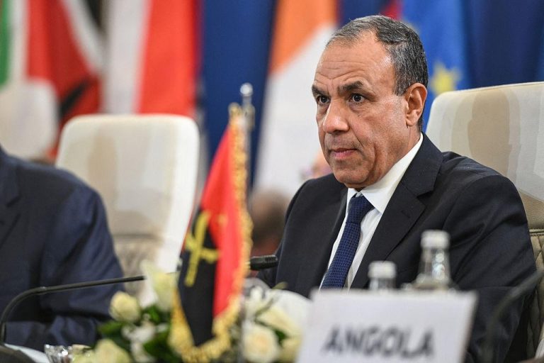بدر عبد العاطي يشارك في فعالية تفعيل وكالة الدواء الأفريقية والمائدة الرئاسية حول التصنيع الصحي بالقارة