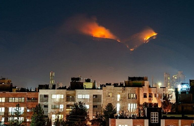 هجمات صاروخية تستهدف قواعد أمريكية في الخليج.. وانفجارات في طهران والرياض
