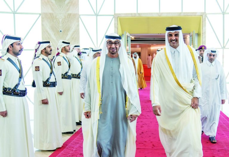 أمير قطر تميم بن حمد يصل أبوظبي في زيارة لبحث تعزيز العلاقات الثنائية