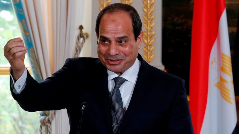 Essam Lala يتساءل : هل صمت الرئيس عن تعديل الدستور هدوء أم مفاجأة لمستقبل مصر؟