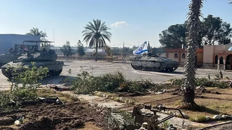 الاحتلال يعلن استكمال ممر تفتيش للقادمين من مصر عبر معبر رفح وسط تحذيرات من خرق اتفاق وقف الحرب