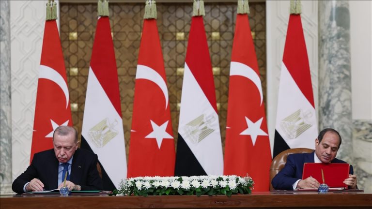 أردوغان والسيسي يشهدان توقيع اتفاقيات تعاون بين تركيا ومصر في القاهرة