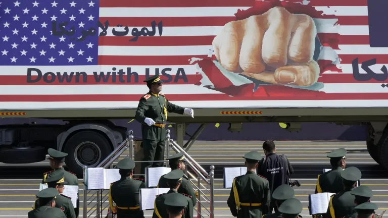 إيران: مقتل 21 جنديا من الأسطول الخامس للبحرية الأميركية خلال 24 ساعة