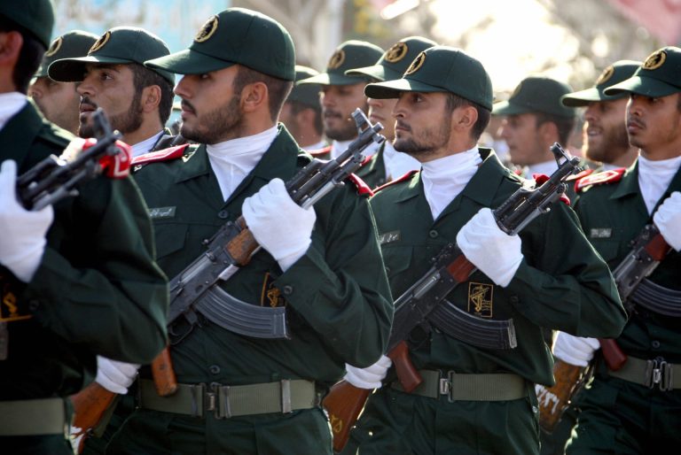 إيران.. الحرس الثوري يتوعّد باستهداف منشآت طاقة في الخليج بعد قصف حقل بارس للغاز