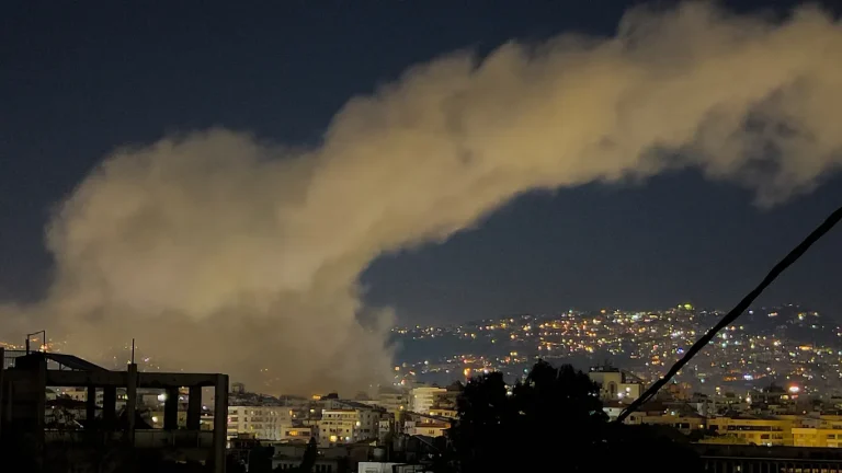 اليوم الـ 26 للحرب هجوم إيراني يستهدف الكيان وواشنطن ترسل آلاف الجنود