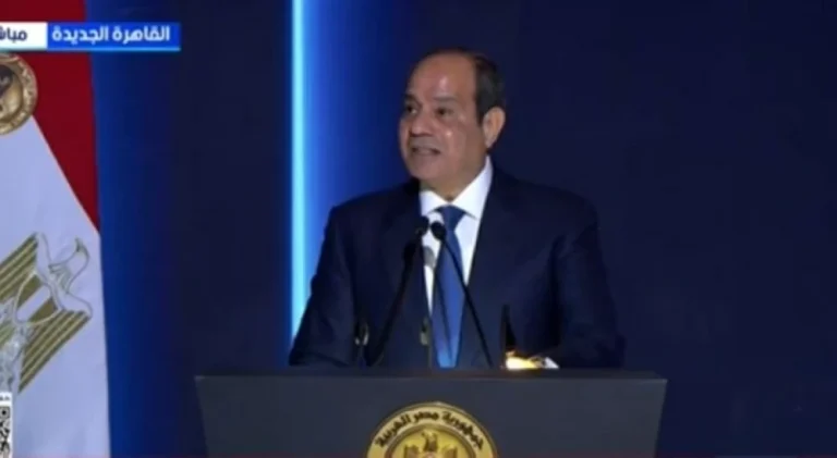 السيسي يوجه رسالة للمصريين بعد صلاة العيد: من يهدم لا يبنى ومن يُخرّب لا يُعمّر