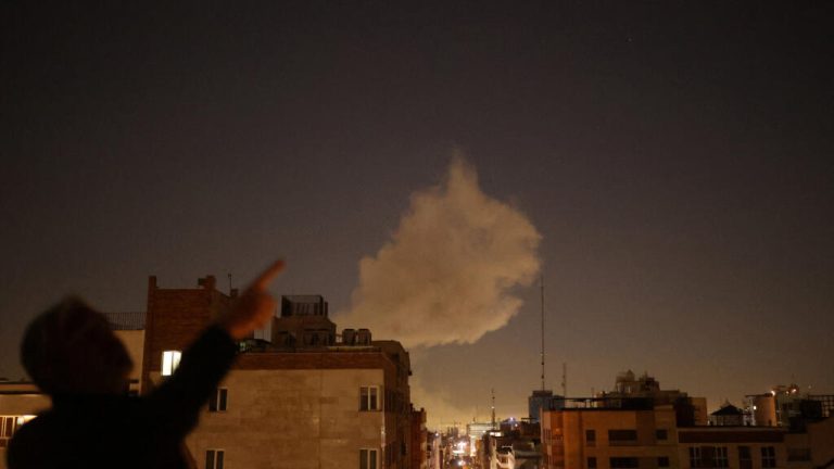 الكويت تعلن سقوط عدد من الطائرات الحربية الأمريكية ونجاة أطقمها