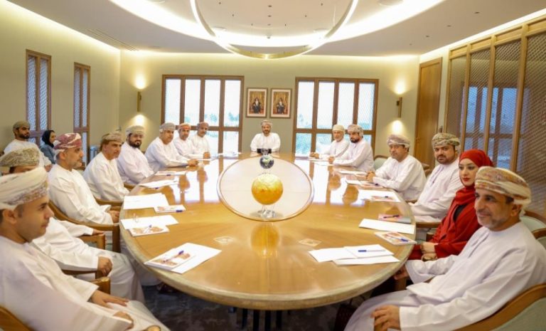 عُمان: هدف الحرب إضعاف إيران وإعادة تشكيل المنطقة