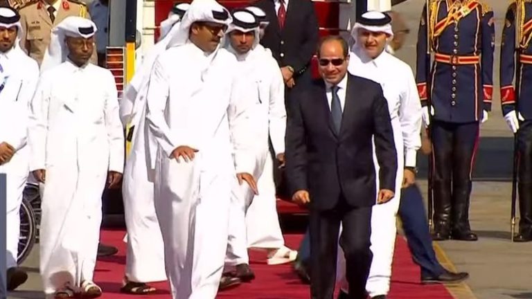 السيسي يصل إلى الدوحة في زيارة رسمية