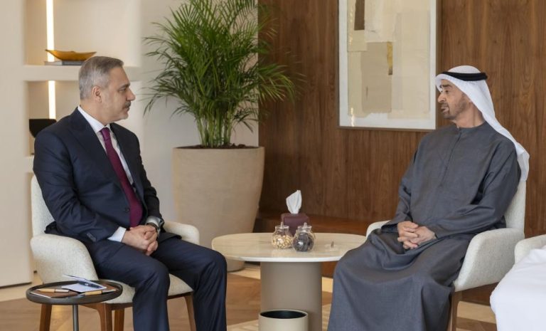 هاكان فيدان يؤكد لمحمد بن زايد إدانة تركيا لهجمات إيران