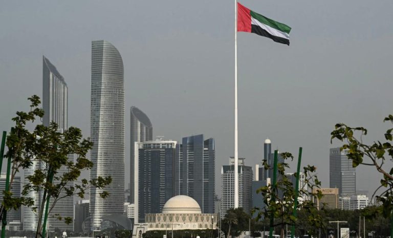 الإمارات تفكك شبكة إرهابية مرتبطة بـ”حزب الله” وإيران
