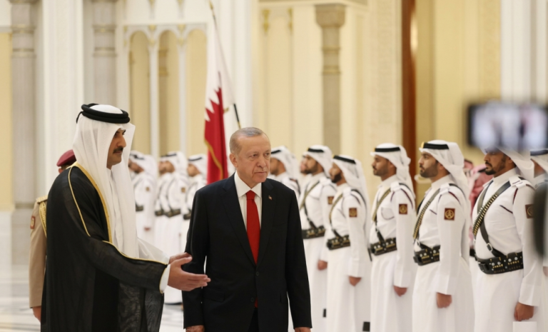 أمير قطر وأردوغان يبحثان جهود خفض التصعيد بالمنطقة