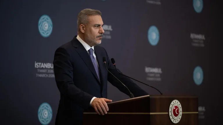 هاكان فيدان: إيران تنفي مسؤوليتها عن إطلاق صواريخ باتجاه تركيا