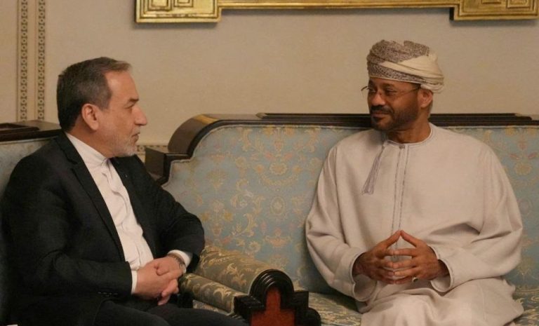 إيران تؤكد لعُمان انفتاحها على وقف التصعيد بالمنطقة