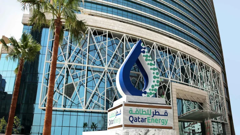 قطر للطاقة توقف إنتاج الغاز المسال بعد تعرض منشآتها لهجمات إيرانية
