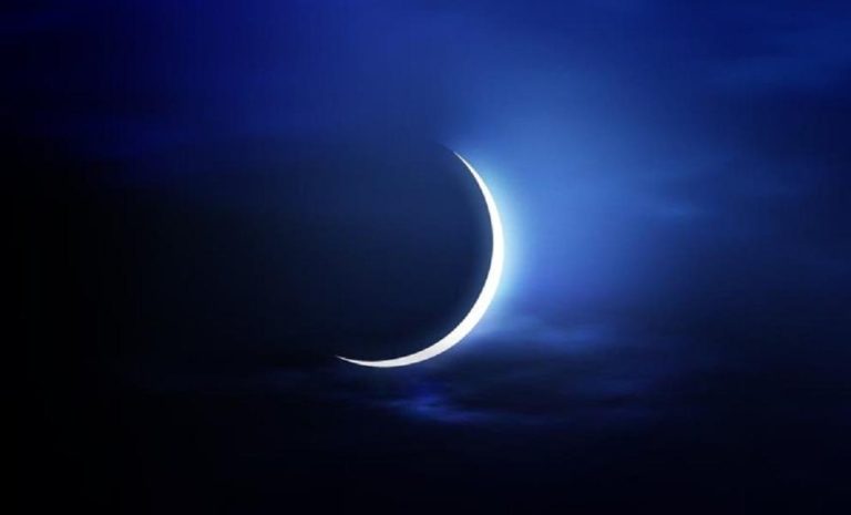 دول الخليج تدعو لتحري هلال عيد الفطر الأربعاء المقبل