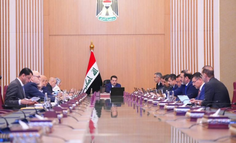 لانتهاك سيادته.. العراق يستدعي سفراء أمريكا وإيران