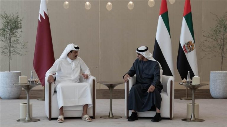 اتصال قطري إماراتي يؤكد ضرورة وقف التصعيد وتكثيف الحلول الدبلوماسية في المنطقة