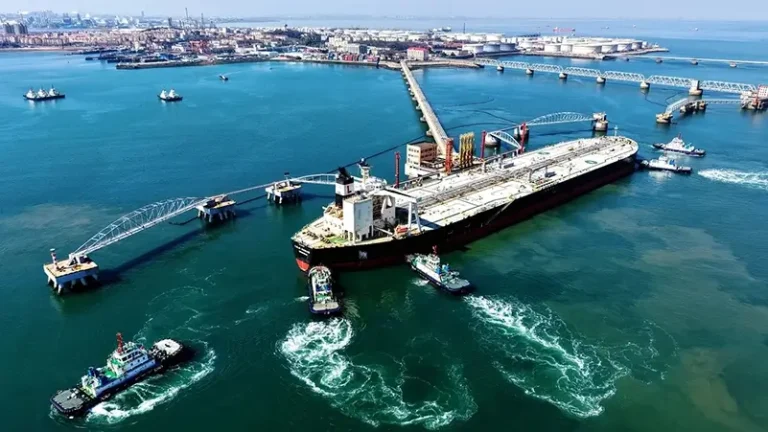 النفط يقفز والأسواق تهبط… كيف هزّت حرب إيران الاقتصاد العالمي؟