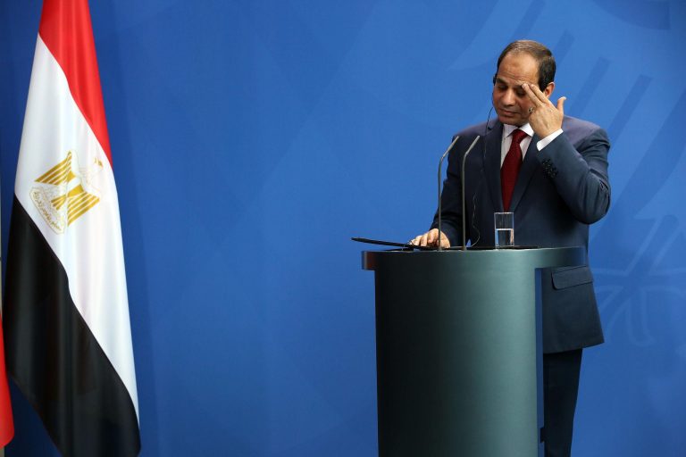 السيسي: “اللي عنده حل يجيبه واحنا هنسمع منه.. الدولة محتاجة حاجة تانية خالص”