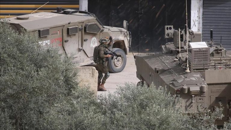 حماس: مقتل عائلة فلسطينية في الضفة الغربية “جريمة حرب” ودعوة لتصعيد المواجهة
