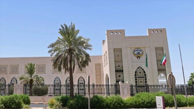 مصر تعلن دعمها الكامل للإمارات والكويت وتدين “المخططات الإرهابية” في الخليج