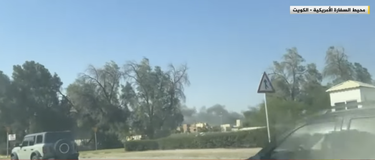 تصاعد سحب الدخان من محيط السفارة الأمريكية في الكويت ضمن تصاعد الحرب الإقليمية
