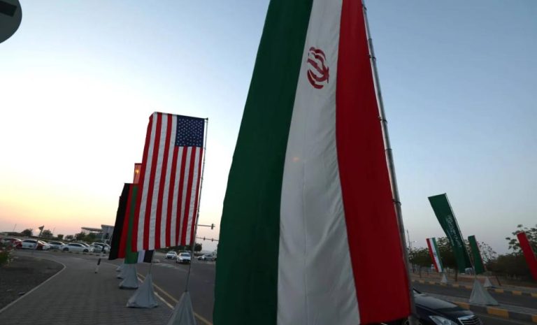 إيران تهدد باستخدام مضيق هرمز مجددا رفضا للحصار الأمريكي