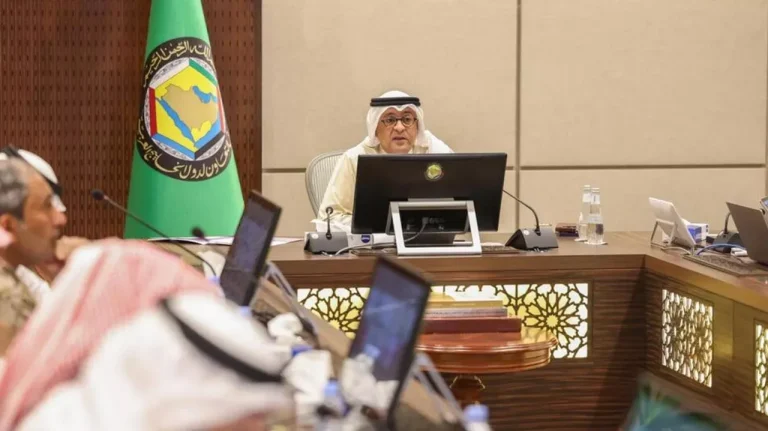 التعاون الخليجي يطالب مجلس الأمن بالسماح باستخدام جميع الوسائل لحماية الملاحة في مضيق هرمز