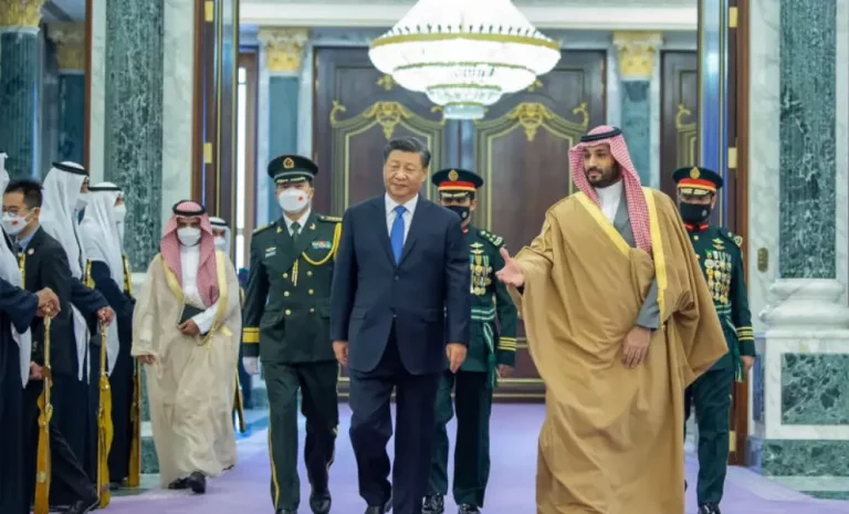الرئيس الصيني يهاتف ولي العهد محمد بن سلمان ويؤكد تعزيز الشراكة بين البلدين