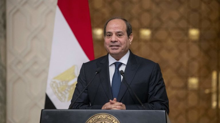 السيسي يؤكد تعزيز الشراكة الاقتصادية مع روسيا وتتارستان ويبحث فرص الاستثمار والتعاون المشترك