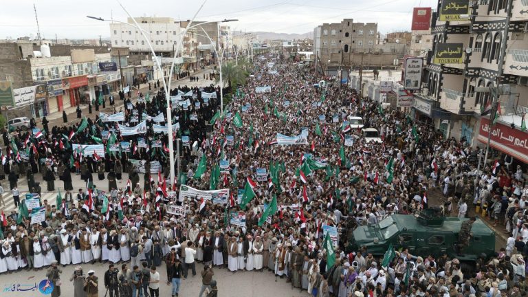 تبديد الموارد بصنعاء لفعاليات طائفية بمليون دولار رغم تفاقم الأزمة الإنسانية